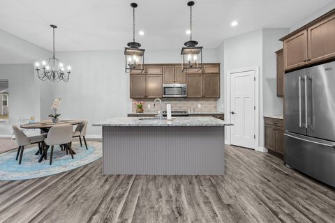 Tiny photo for 4709 Pheasant Creek Avenue, Davenport, IA 52807 (MLS # 12602399)