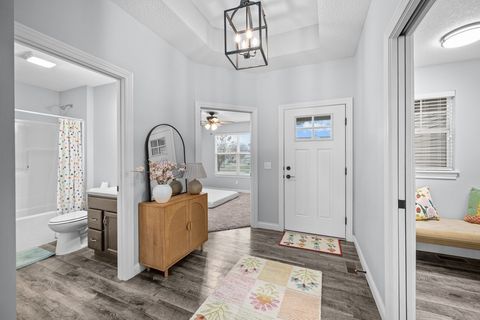 Tiny photo for 4709 Pheasant Creek Avenue, Davenport, IA 52807 (MLS # 12602399)