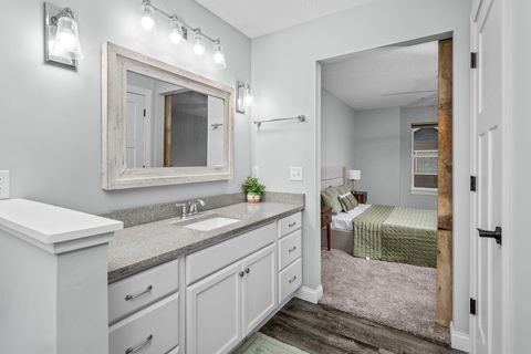 Tiny photo for 4709 Pheasant Creek Avenue, Davenport, IA 52807 (MLS # 12602399)