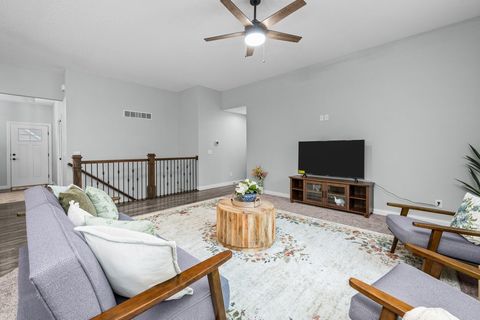 Tiny photo for 4709 Pheasant Creek Avenue, Davenport, IA 52807 (MLS # 12602399)