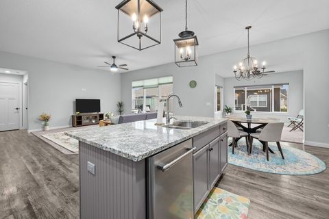 Tiny photo for 4709 Pheasant Creek Avenue, Davenport, IA 52807 (MLS # 12602399)