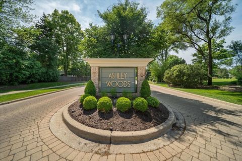 Tiny photo for 2619 BURTON Drive, Westchester, IL 60154 (MLS # 12663119)