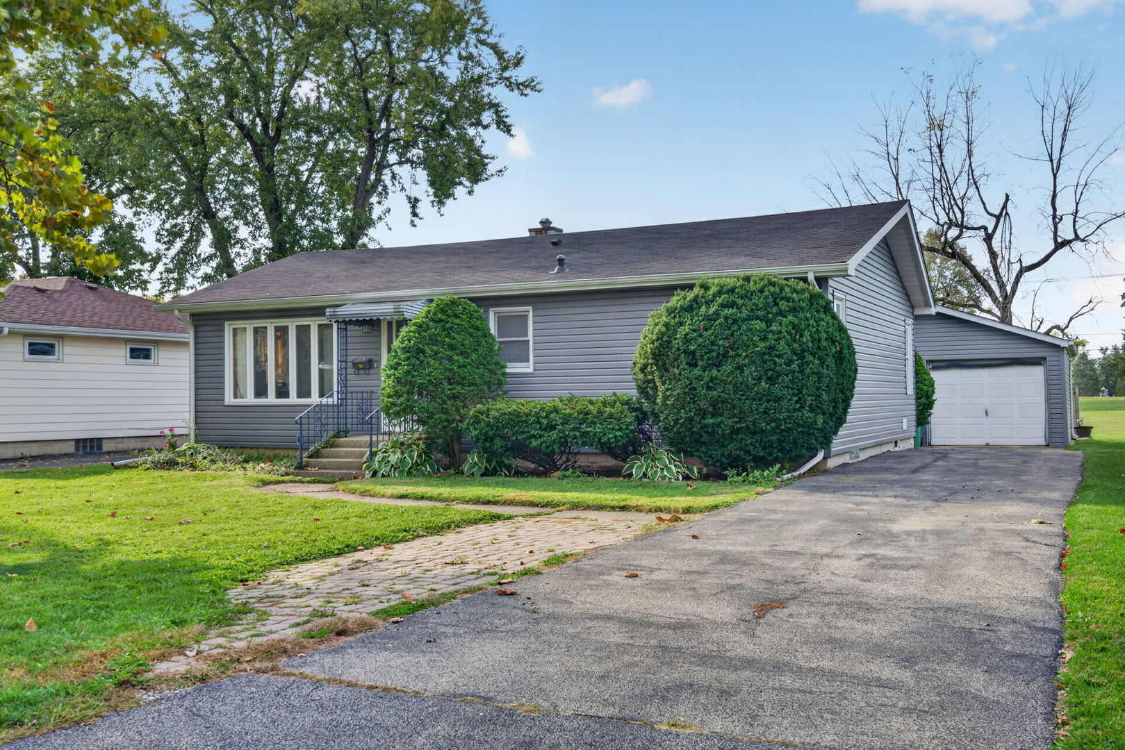 583 E 4th Street