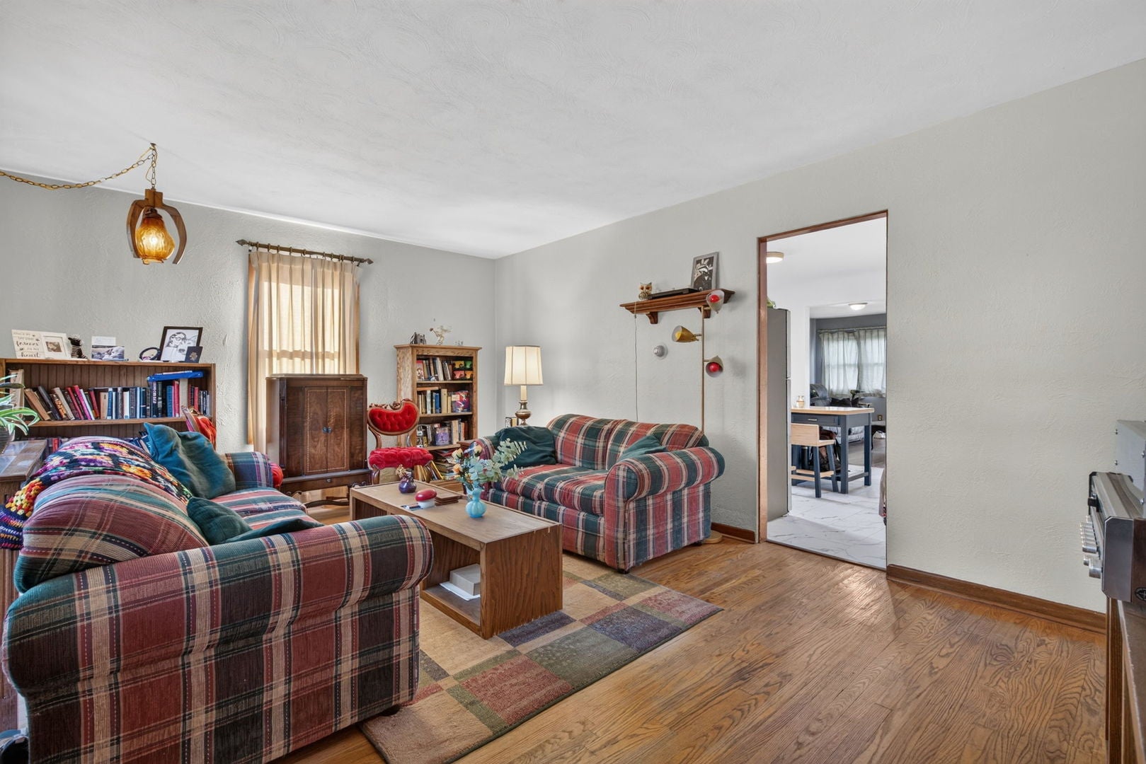583 E 4th Street