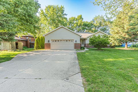 Tiny photo for 4176 Kenwood Avenue, Gurnee, IL 60031 (MLS # 12655775)