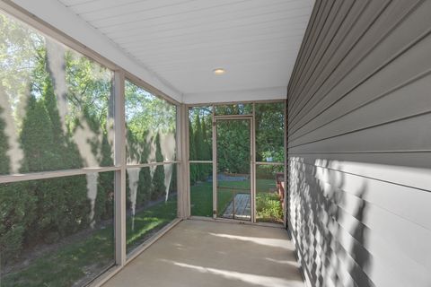 Tiny photo for 4176 Kenwood Avenue, Gurnee, IL 60031 (MLS # 12655775)