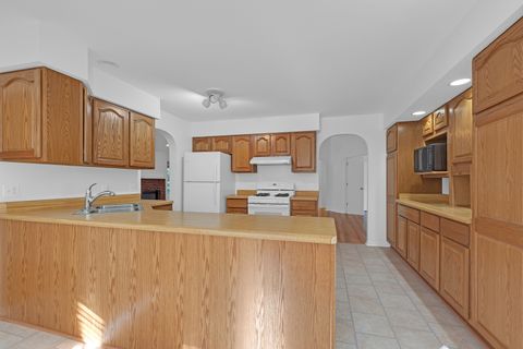 Tiny photo for 4176 Kenwood Avenue, Gurnee, IL 60031 (MLS # 12655775)