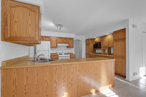 Tiny photo for 4176 Kenwood Avenue, Gurnee, IL 60031 (MLS # 12655775)