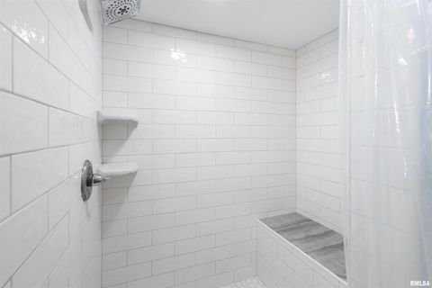 Tiny photo for 1008 OAKWOOD Lane, Marion, IL 62959 (MLS # EB460607)