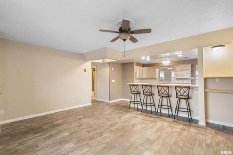 Tiny photo for 1008 OAKWOOD Lane, Marion, IL 62959 (MLS # EB460607)