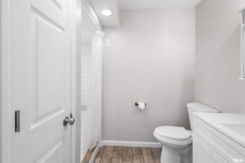 Tiny photo for 1008 OAKWOOD Lane, Marion, IL 62959 (MLS # EB460607)