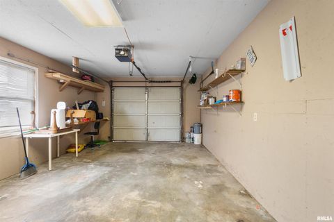 Tiny photo for 1008 OAKWOOD Lane, Marion, IL 62959 (MLS # EB460607)