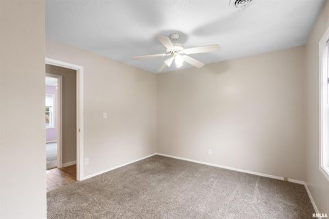 Tiny photo for 1008 OAKWOOD Lane, Marion, IL 62959 (MLS # EB460607)