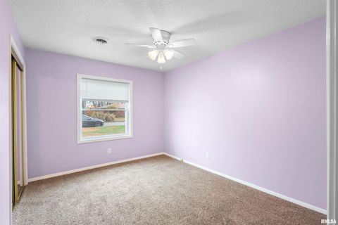 Tiny photo for 1008 OAKWOOD Lane, Marion, IL 62959 (MLS # EB460607)