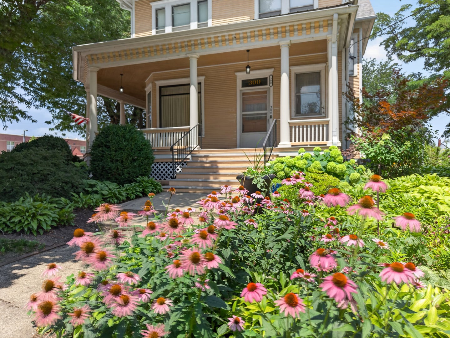 300 E Lafayette Street