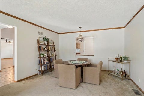 Tiny photo for 1241 N Chestnut Avenue, Arlington Heights, IL 60004 (MLS # 12685987)