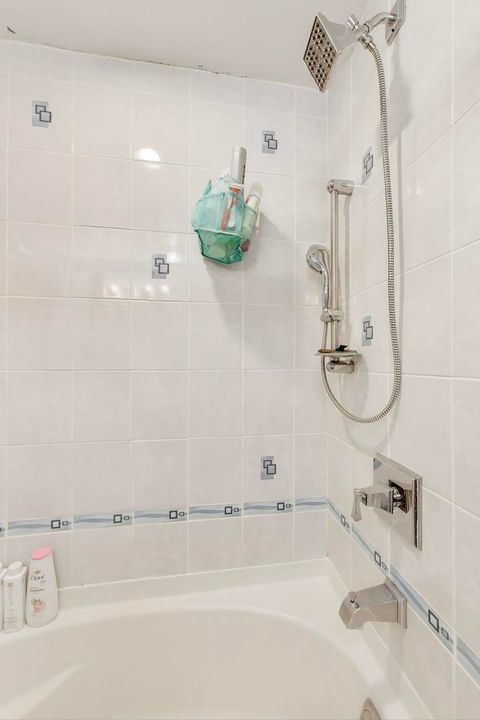 Tiny photo for 456 W Happfield Drive #9CL, Arlington Heights, IL 60004 (MLS # 12513327)