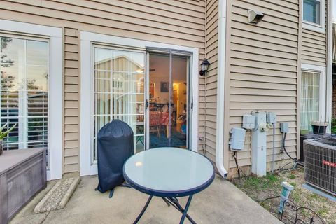 Tiny photo for 456 W Happfield Drive #9CL, Arlington Heights, IL 60004 (MLS # 12513327)