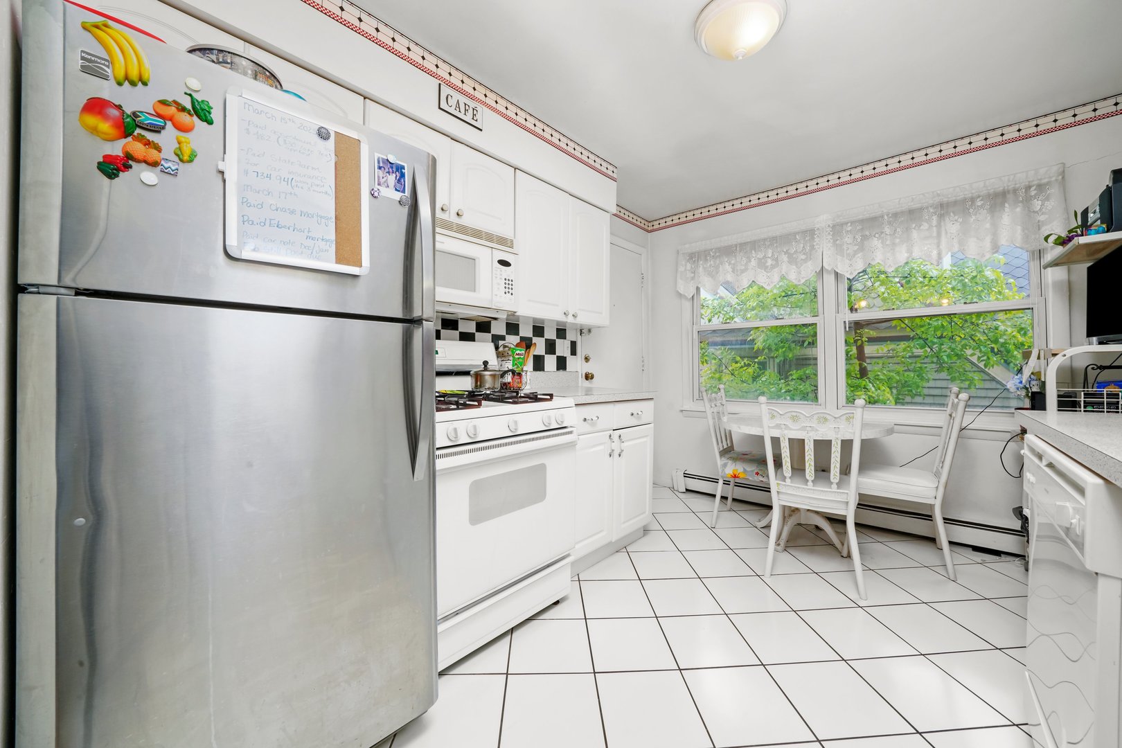 1527 W Chase Avenue 3A