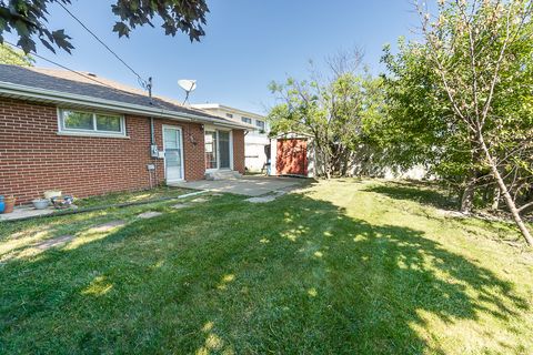 Tiny photo for 1185 Seymour Avenue, Des Plaines, IL 60016 (MLS # 12714345)