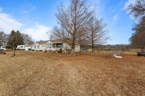 Tiny photo for 17471 Lakeshore Road, Weldon, IL 61882 (MLS # 12552154)