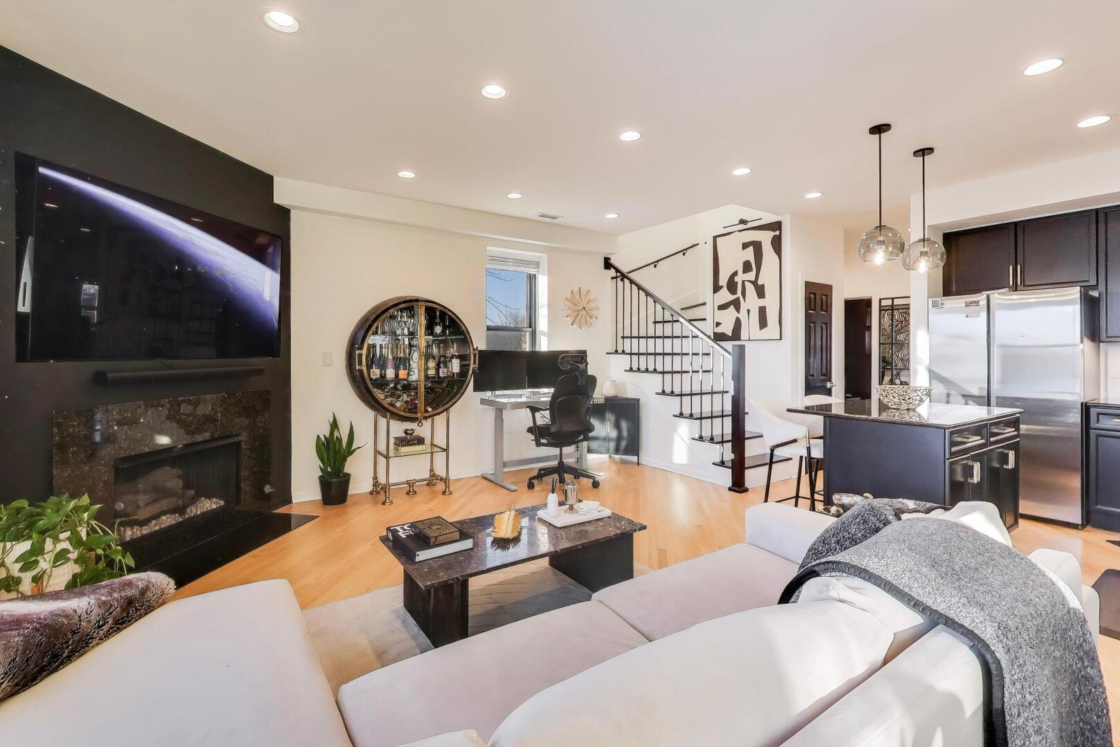 2869 W Palmer Street 5