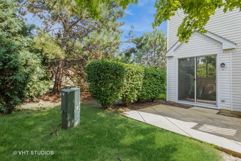Tiny photo for 4 Arboretum Drive, Lombard, IL 60148 (MLS # 12433016)