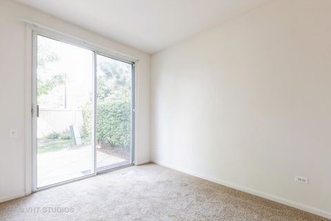 Tiny photo for 4 Arboretum Drive, Lombard, IL 60148 (MLS # 12433016)
