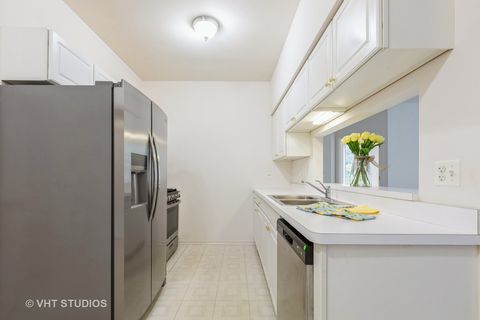 Tiny photo for 4 Arboretum Drive, Lombard, IL 60148 (MLS # 12433016)