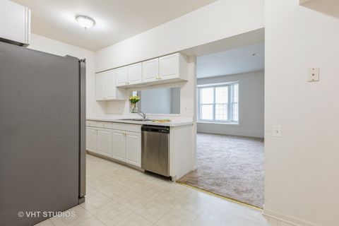 Tiny photo for 4 Arboretum Drive, Lombard, IL 60148 (MLS # 12433016)