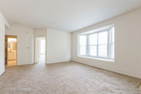 Tiny photo for 4 Arboretum Drive, Lombard, IL 60148 (MLS # 12433016)