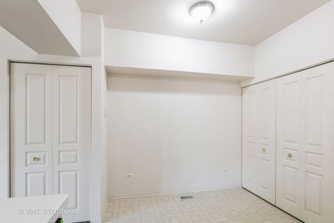 Tiny photo for 4 Arboretum Drive, Lombard, IL 60148 (MLS # 12433016)