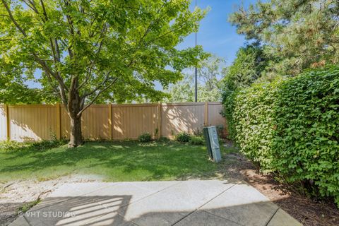 Tiny photo for 4 Arboretum Drive, Lombard, IL 60148 (MLS # 12433016)