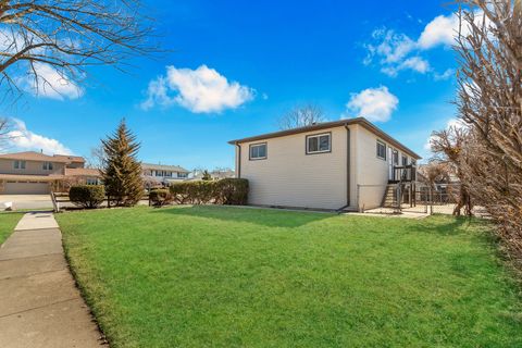 Tiny photo for 426 S Cedarcrest Drive, Schaumburg, IL 60193 (MLS # 12580696)