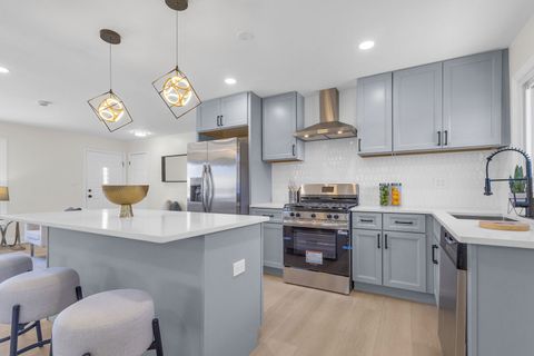 Tiny photo for 426 S Cedarcrest Drive, Schaumburg, IL 60193 (MLS # 12580696)