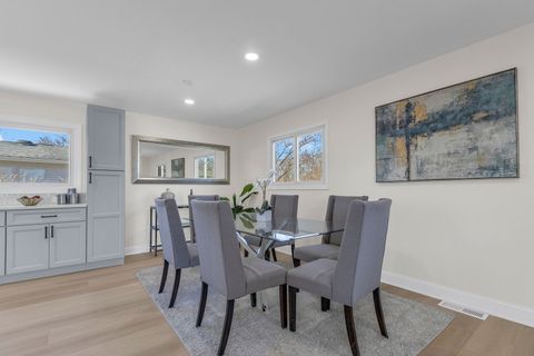 Tiny photo for 426 S Cedarcrest Drive, Schaumburg, IL 60193 (MLS # 12580696)