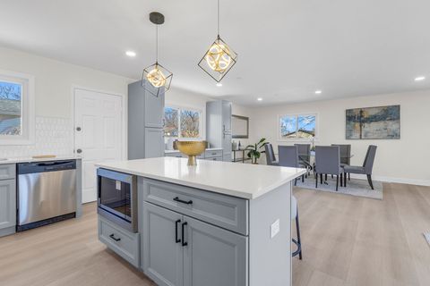 Tiny photo for 426 S Cedarcrest Drive, Schaumburg, IL 60193 (MLS # 12580696)