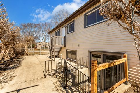 Tiny photo for 426 S Cedarcrest Drive, Schaumburg, IL 60193 (MLS # 12580696)