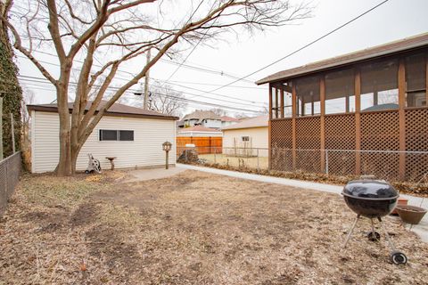 Tiny photo for 837 S Lombard Avenue, Oak Park, IL 60304 (MLS # 12585055)