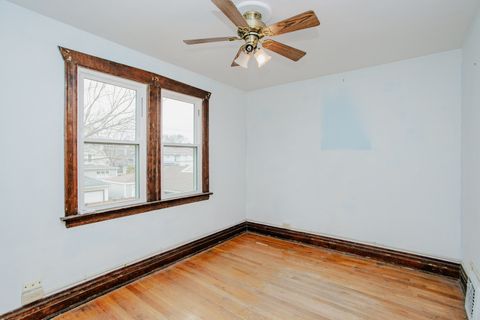 Tiny photo for 837 S Lombard Avenue, Oak Park, IL 60304 (MLS # 12585055)