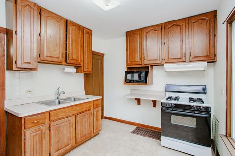 Tiny photo for 837 S Lombard Avenue, Oak Park, IL 60304 (MLS # 12585055)
