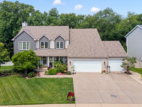 Photo of 1770 PLUM TREE Road, Bettendorf, IA 52722 (MLS # 12604810)