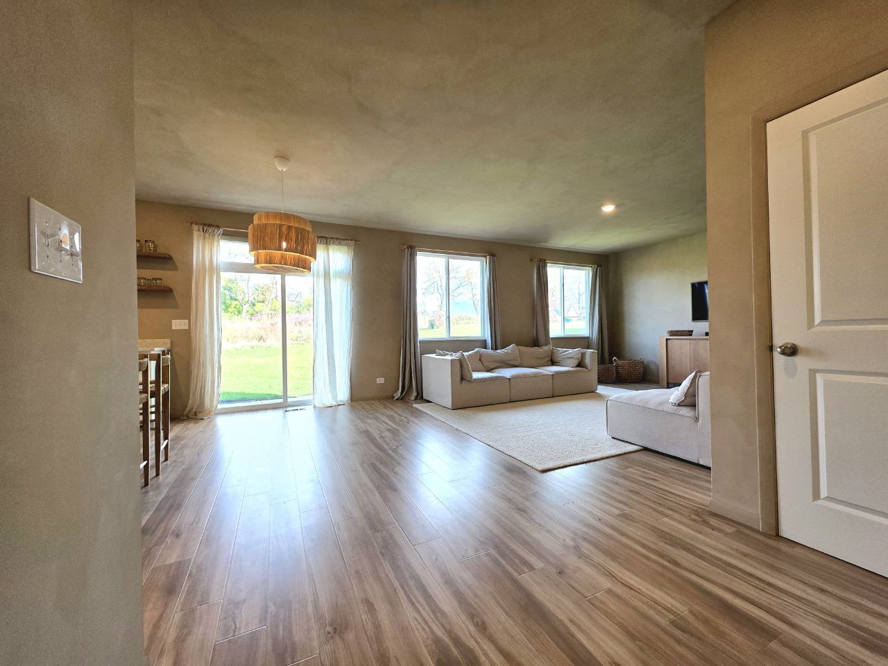 2381 Fairview Circle