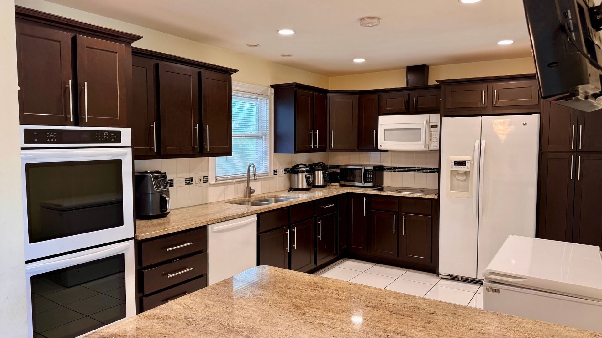 539 E 169th Street