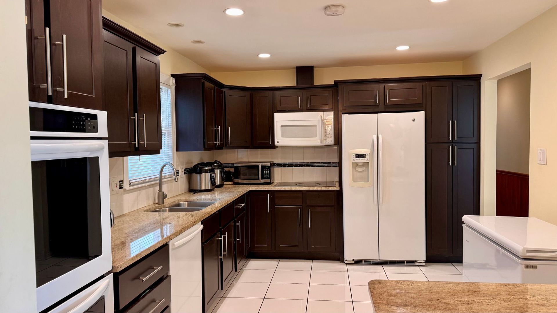 539 E 169th Street