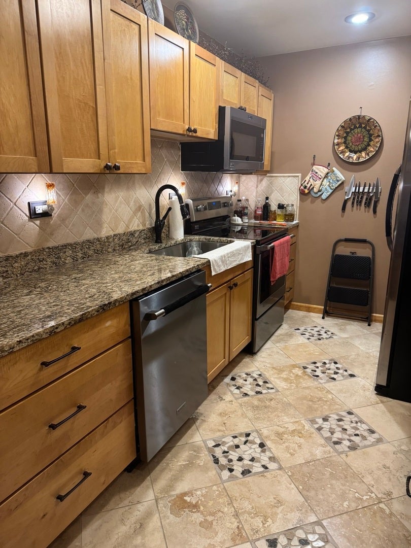 832 E Old Willow Road 103