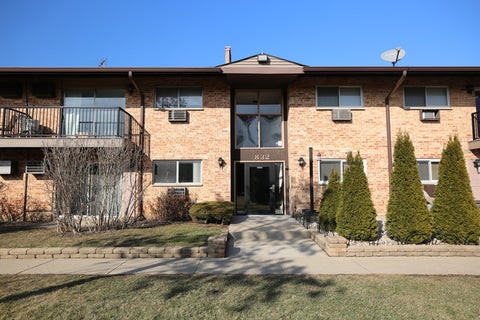 Photo of 832 E Old Willow Road #103, Prospect Heights, IL 60070 (MLS # 12742806)