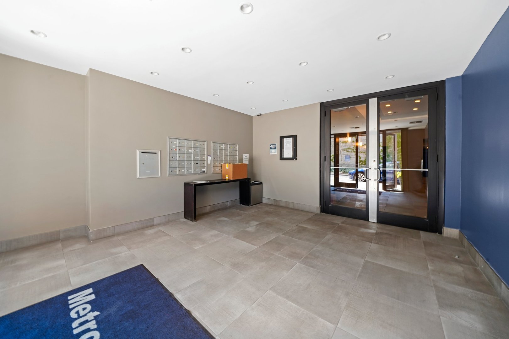 3946 N RAVENSWOOD Avenue 305