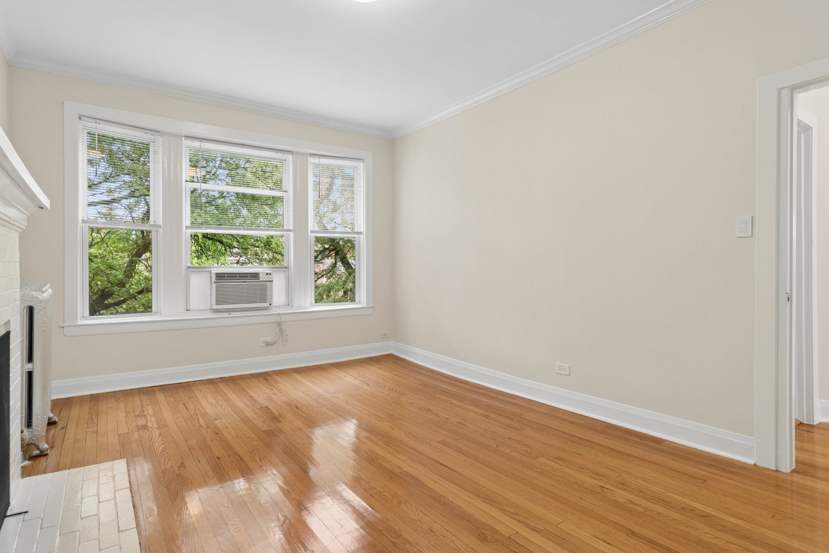 1057 W Berwyn Avenue 3