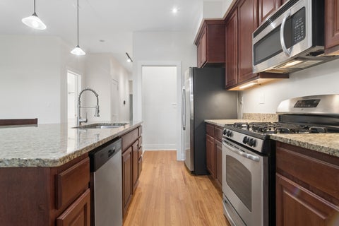Tiny photo for 1057 W Berwyn Avenue #3, Chicago, IL 60640 (MLS # 12757364)